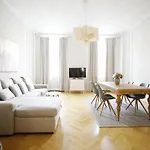 HeyMi Apartments Karlsplatz